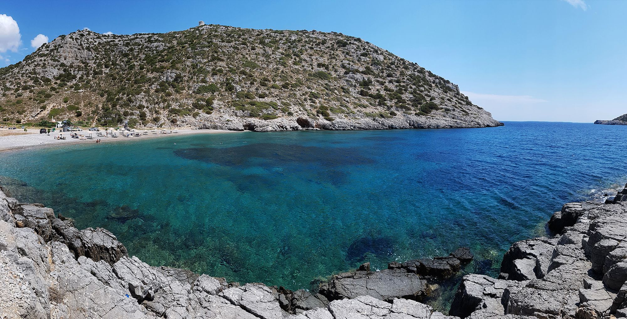 Η παραλία την Αυλωνιάς στην Νότια Χίο